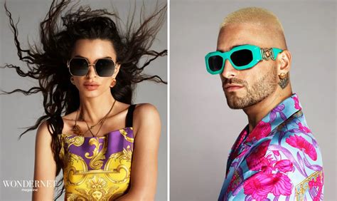 Emily Ratajkowski e Maluma Campagna eyewear .